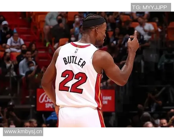 锡安上半场表现抢眼15分钟内贡献8分9板3助3断2帽展现实力